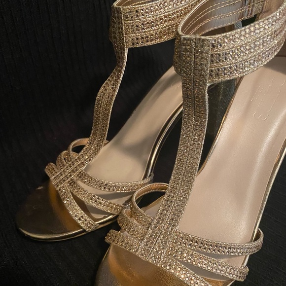 Rose Gold Block Heel. - Picture 6 of 7